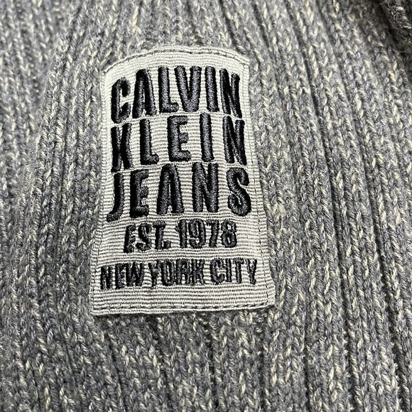 Calvin Klein Jeans Sweater - Picture 1 of 4
